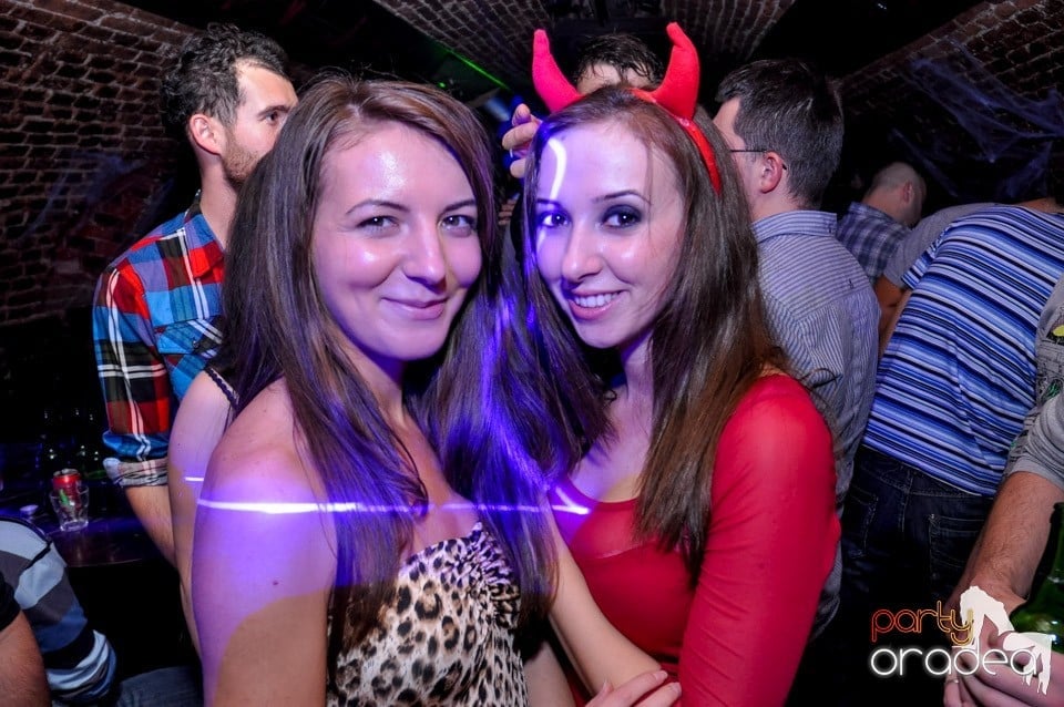NMD Halloween Party în Club Escape,