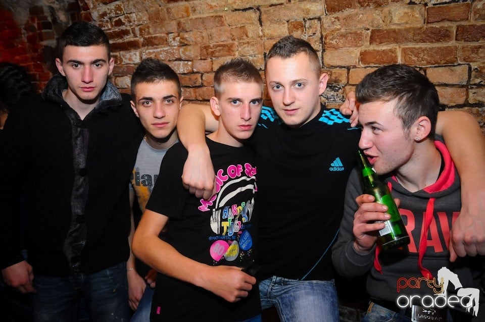 NMD Party în Escape, 