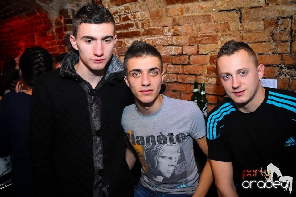 NMD Party în Escape, 