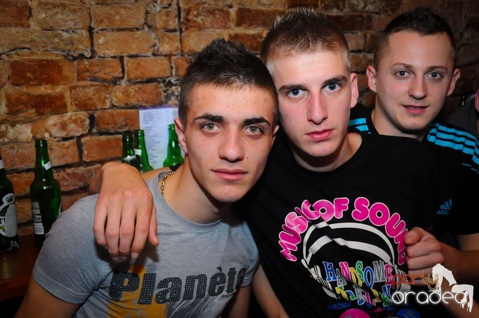 NMD Party în Escape, 