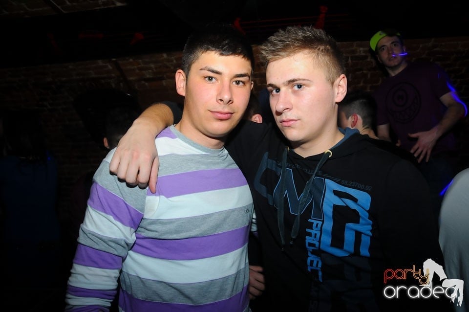 NMD Party în Escape, 