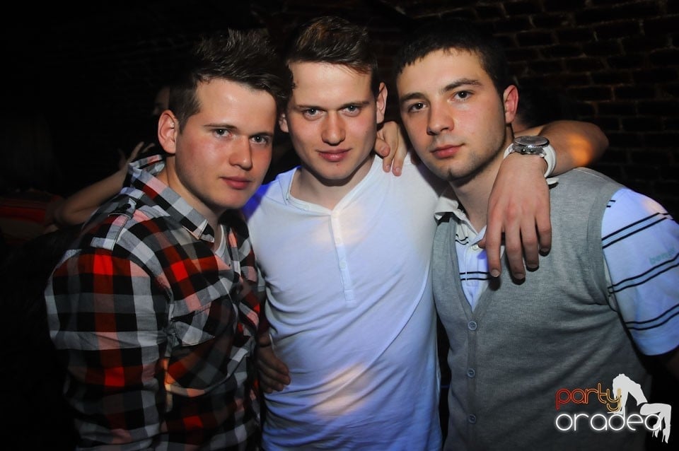 NMD Party în Escape, 