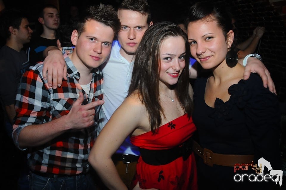 NMD Party în Escape, 