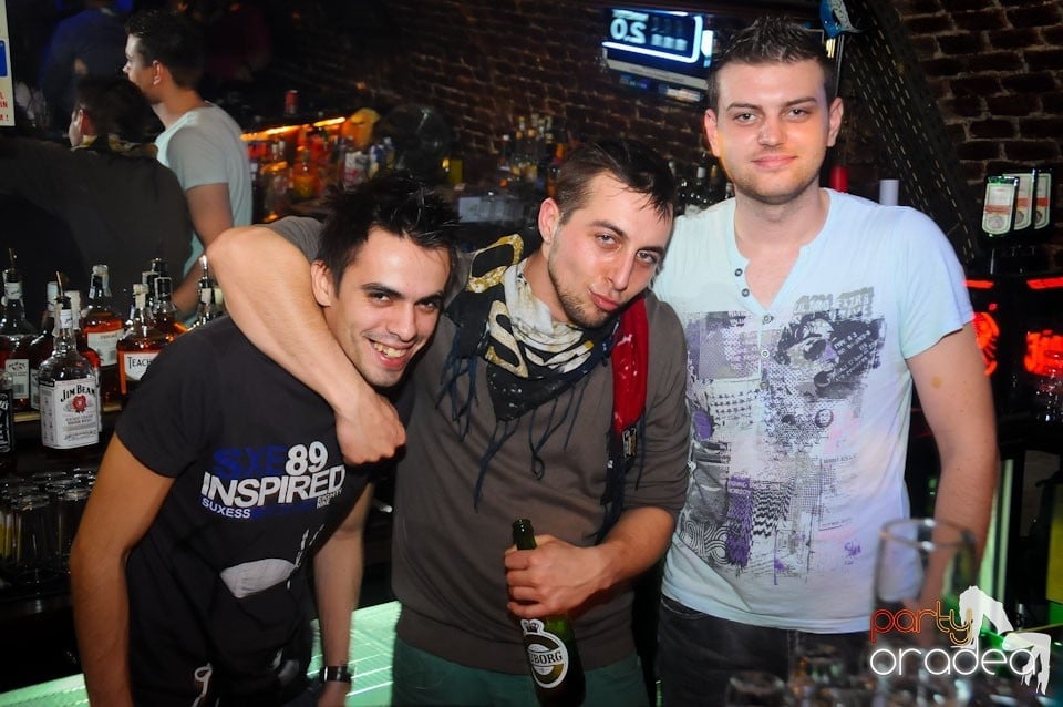 NMD Party în Escape, 