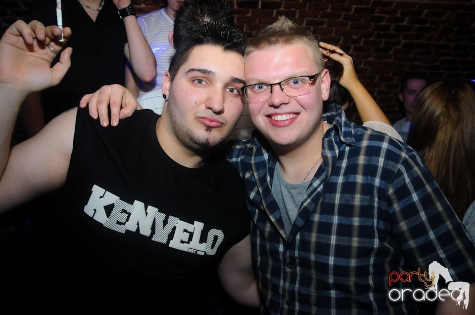 NMD Party în Escape, 