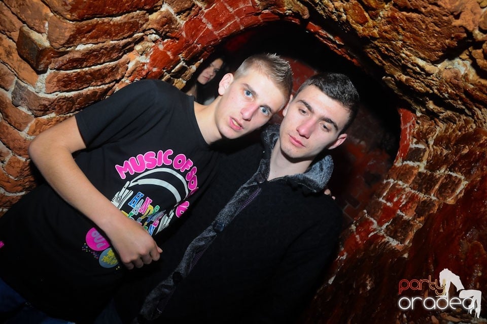 NMD Party în Escape, 