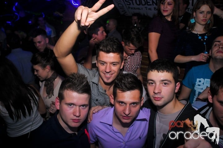 NMD Party în Escape,
