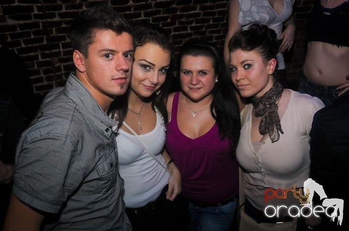 NMD Party în Escape,