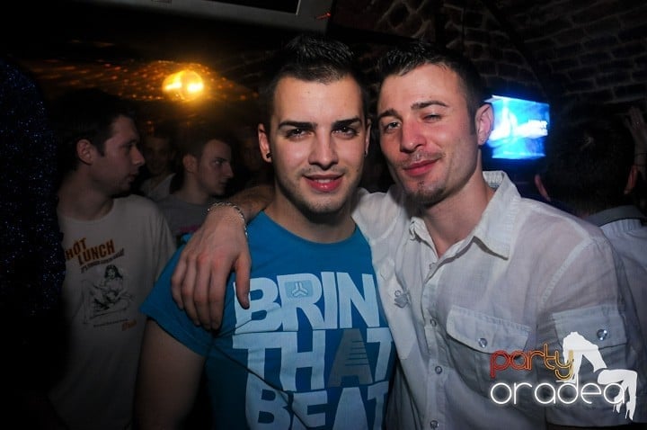 NMD Party în Escape,