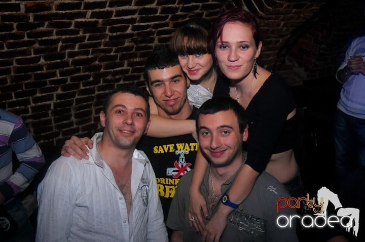 NMD Party în Escape,