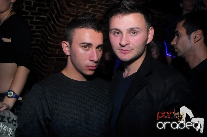 NMD Party în Escape,