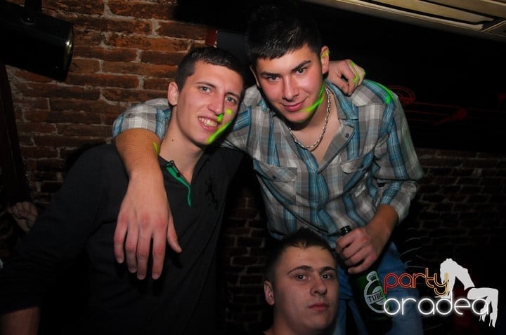 NMD Party în Escape,