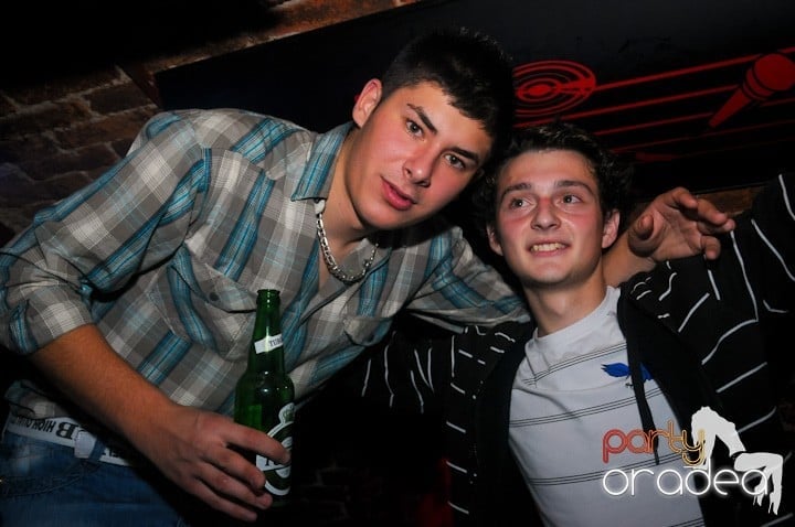 NMD Party în Escape,
