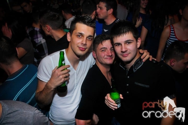 NMD Party în Escape,