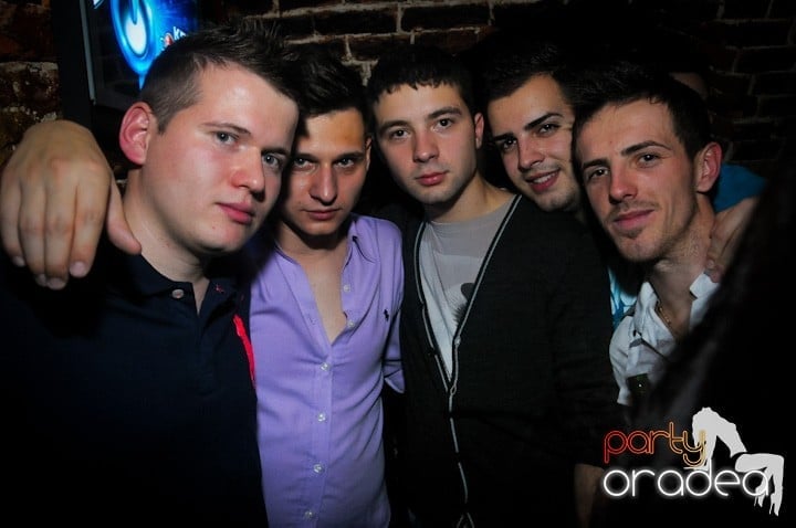 NMD Party în Escape,
