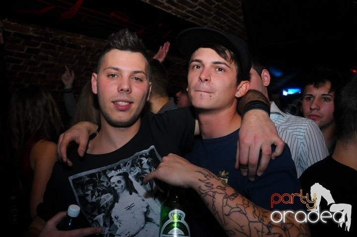 NMD Party în Escape,