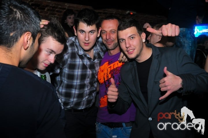 NMD Party în Escape,