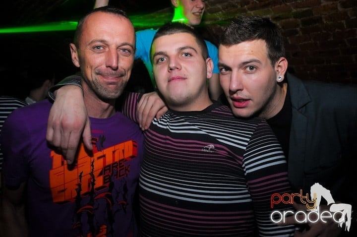 NMD Party în Escape,