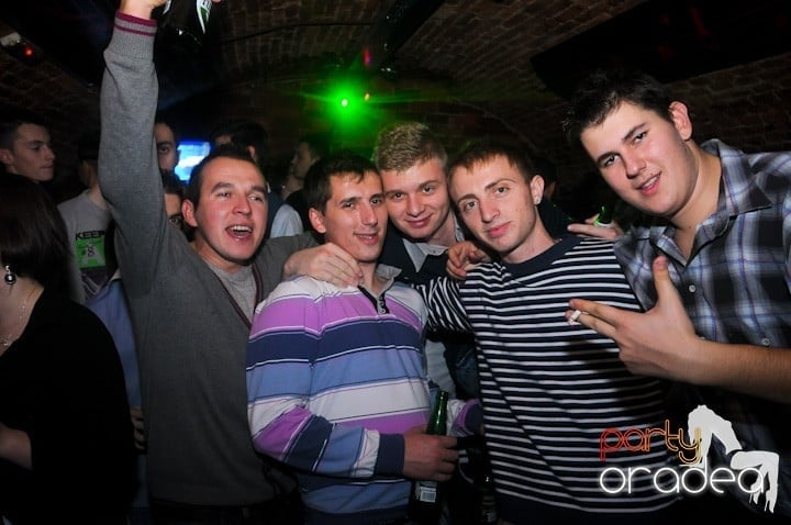 NMD Party în Escape,