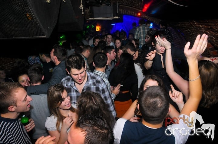 NMD Party în Escape,
