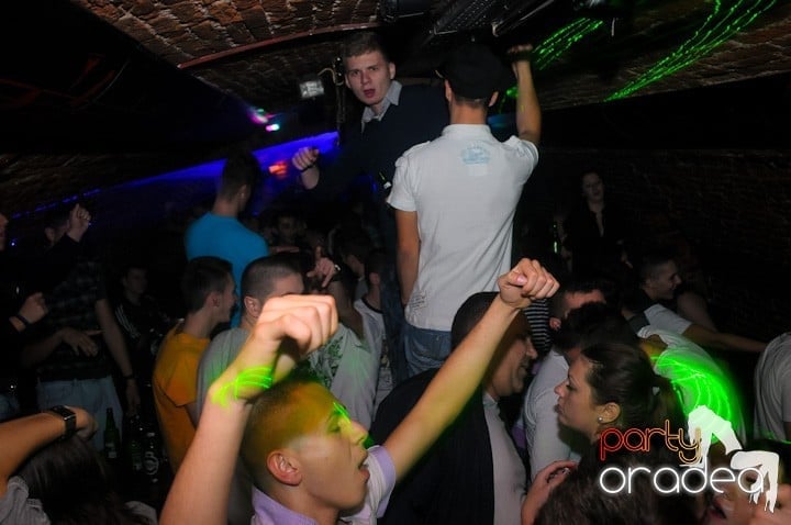 NMD Party în Escape,