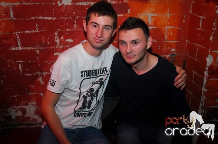 NMD Party în Escape,