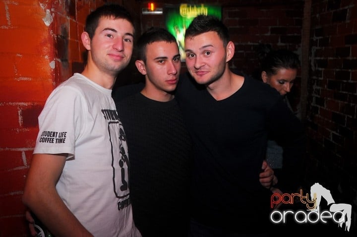 NMD Party în Escape,