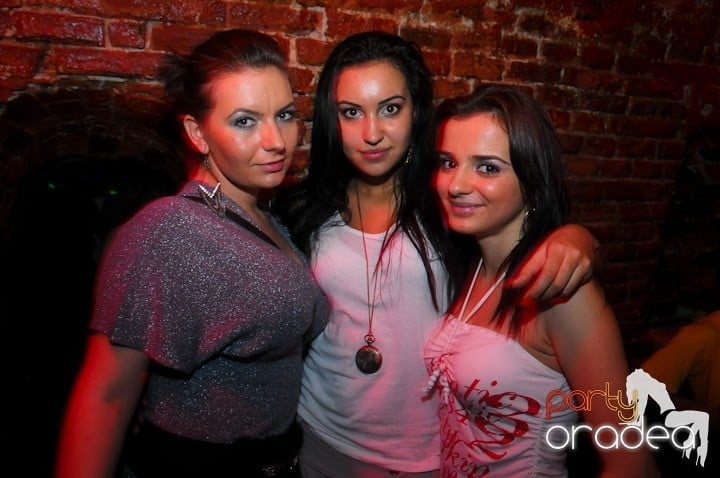 NMD Party în Escape,