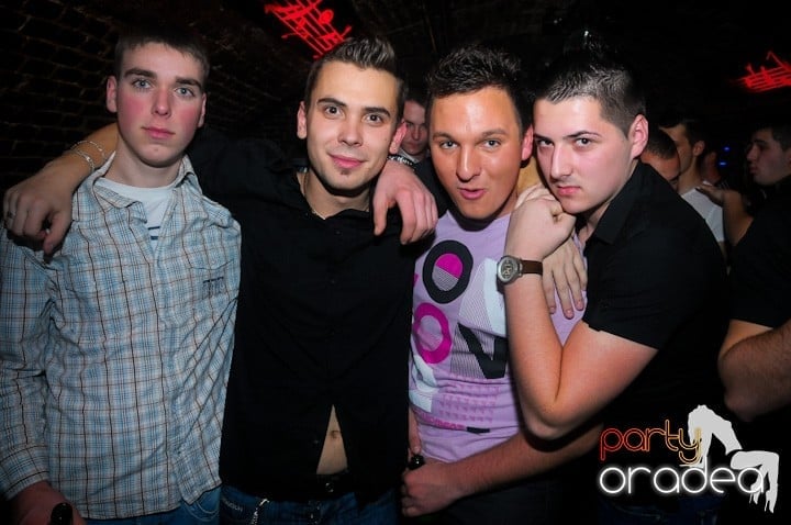 NMD Party în Escape,