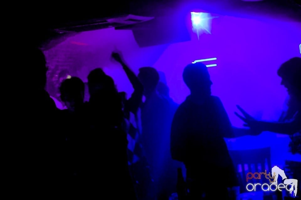NMD Spots & Stripes party,