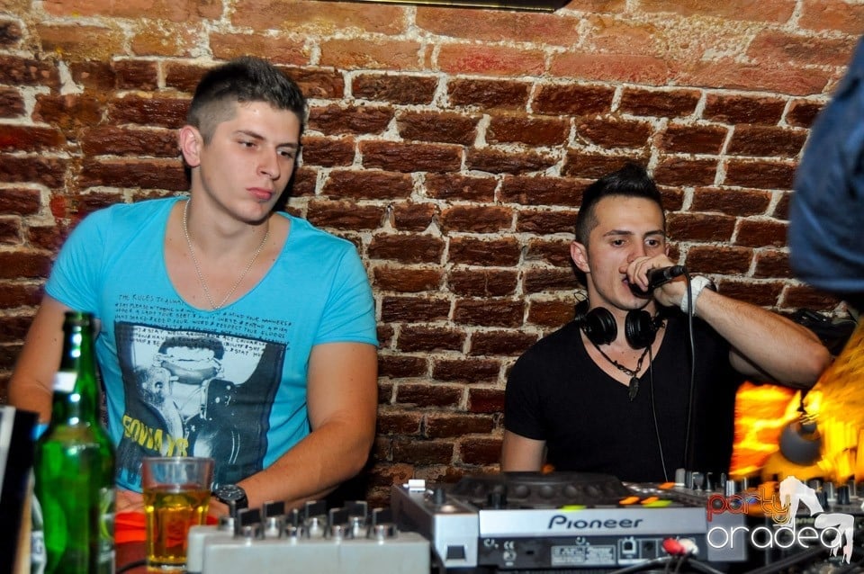 NMD Student's Party cu DJ Dewil în Escape, 