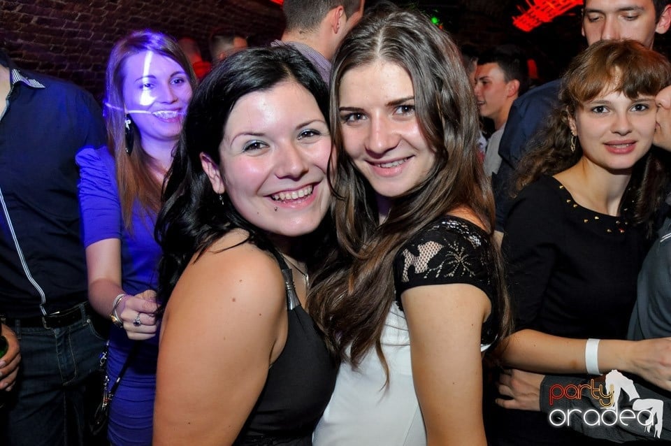 NMD Student's Party cu DJ Dewil în Escape, 