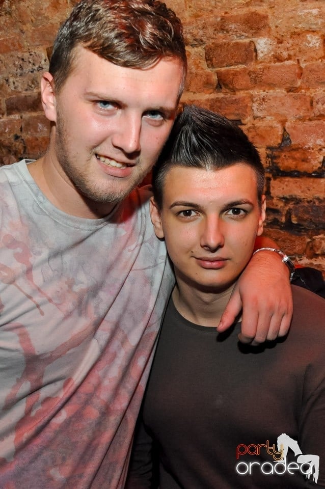 NMD Student's Party cu DJ Dewil în Escape, 