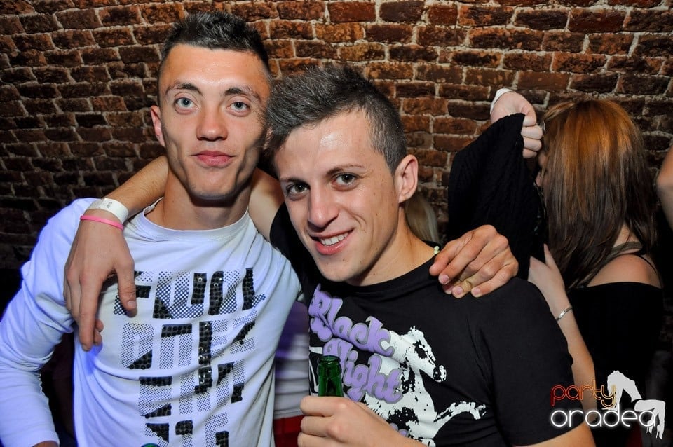 NMD Student's Party cu DJ Dewil în Escape, 