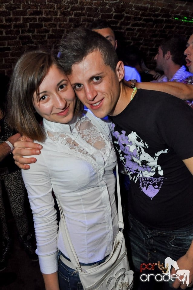 NMD Student's Party cu DJ Dewil în Escape, 