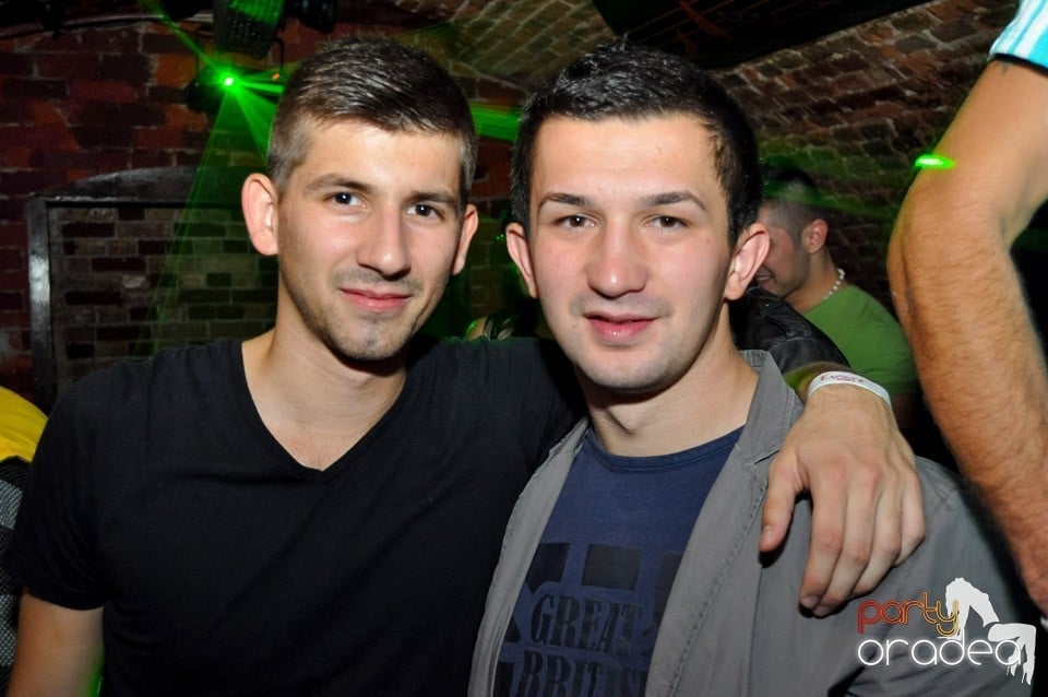 NMD Student's Party cu DJ Dewil în Escape, 