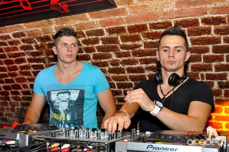 NMD Student's Party cu DJ Dewil în Escape, 