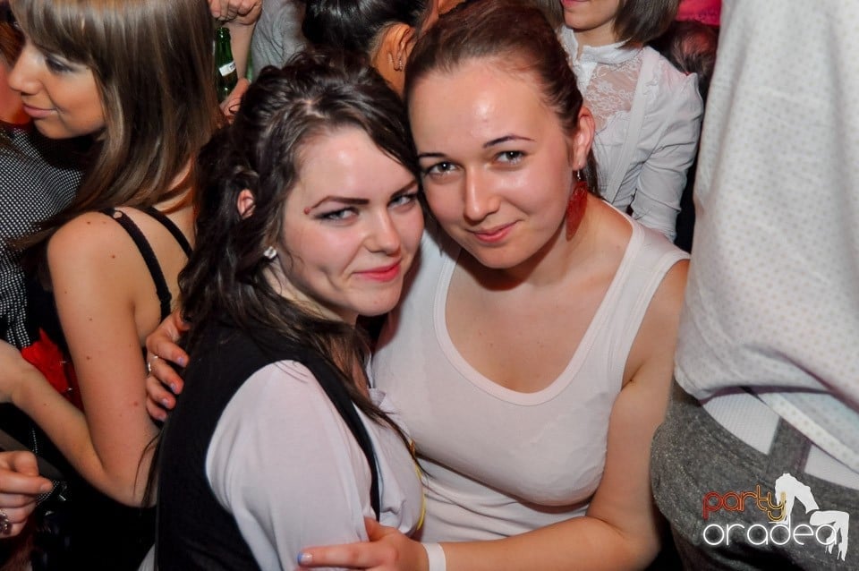 NMD Student's Party cu DJ Dewil în Escape, 