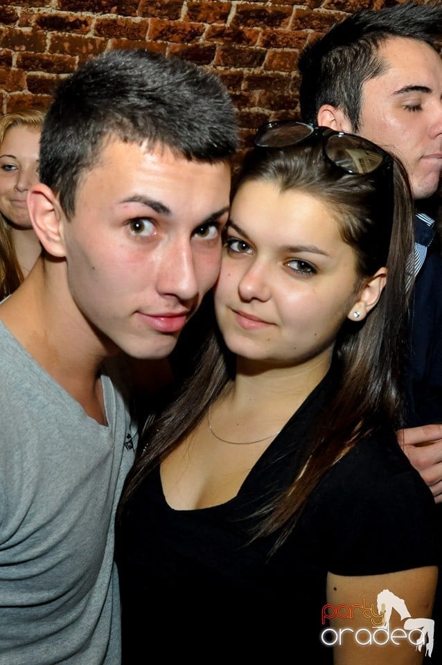 NMD Student's Party cu DJ Dewil în Escape, 