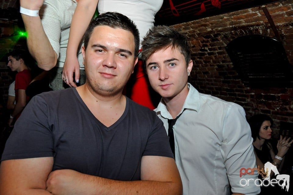 NMD Student's Party cu DJ Dewil în Escape, 