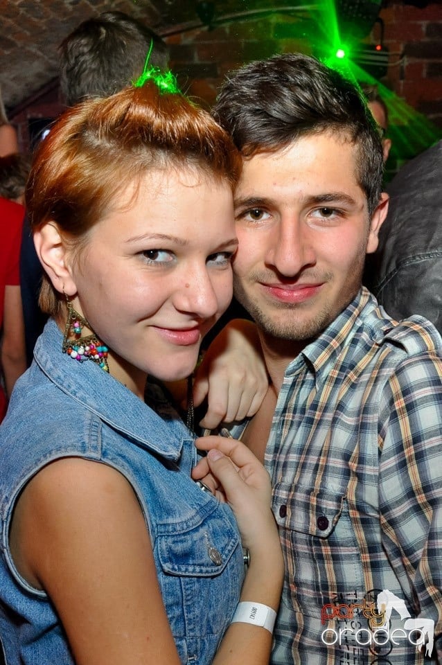 NMD Student's Party cu DJ Dewil în Escape, 