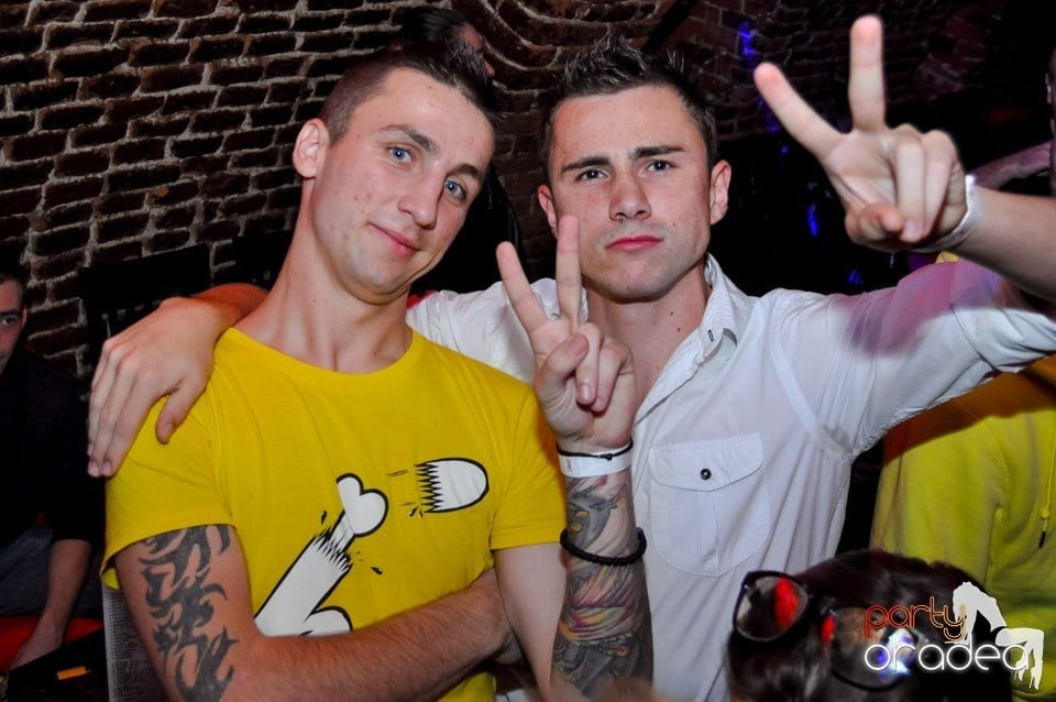 NMD Student's Party cu DJ Dewil în Escape, 