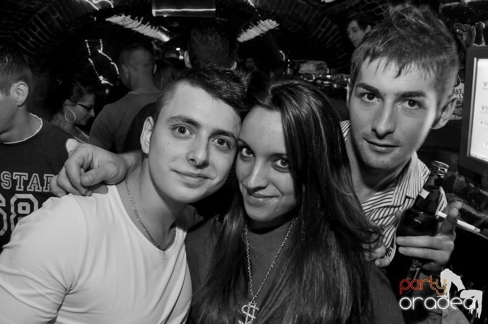 NMD Student's Party cu DJ Dewil în Escape, 