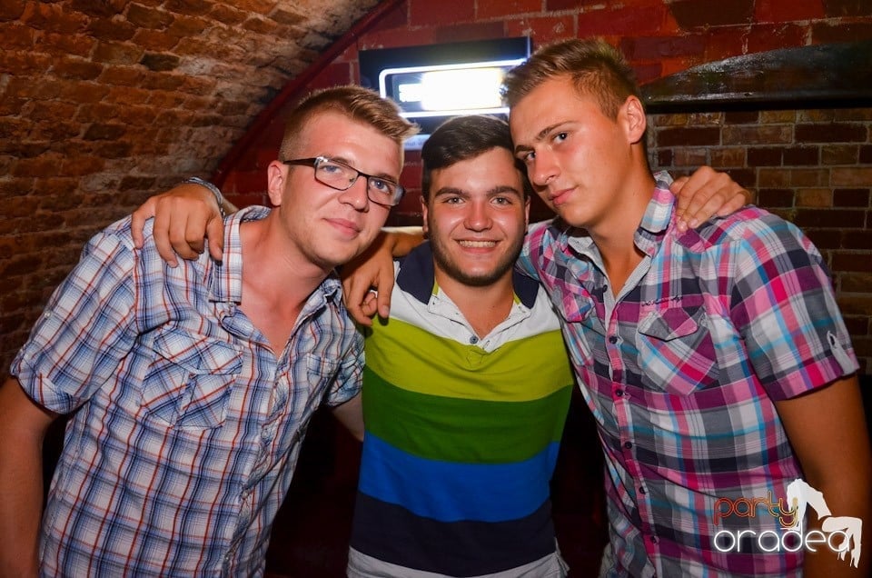 NMD Student's Party în Club Escape, Escape