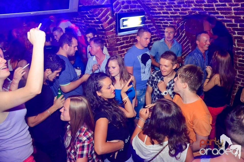 NMD Student's Party în Club Escape, Escape