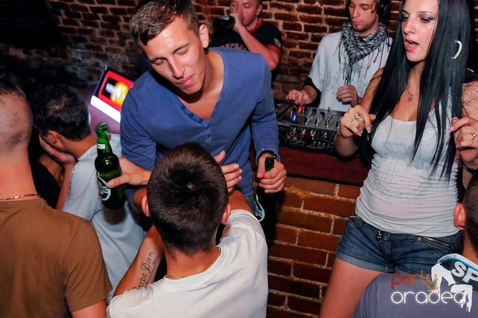 NMD Student's Party în Club Escape, Escape