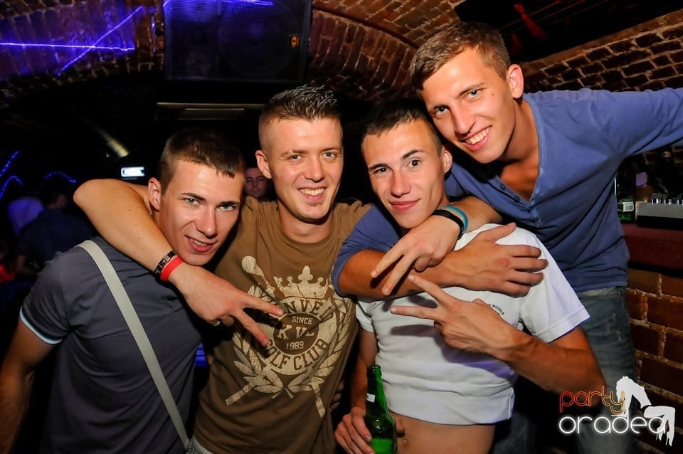 NMD Student's Party în Club Escape, Escape