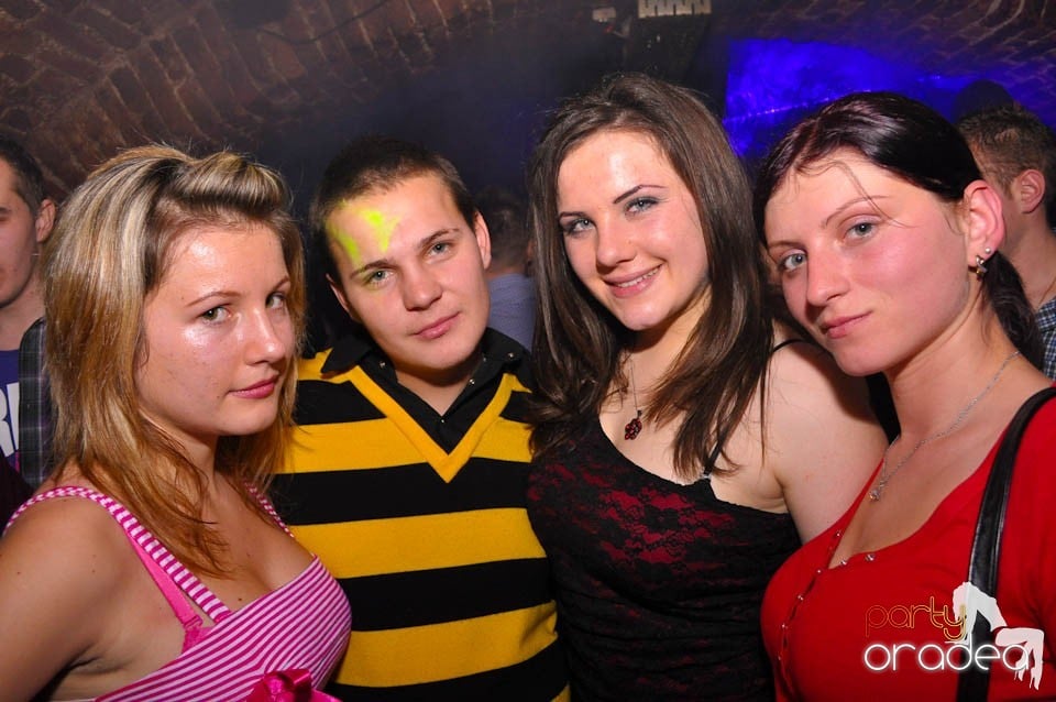 NMD Valentine's Party în Escape, 