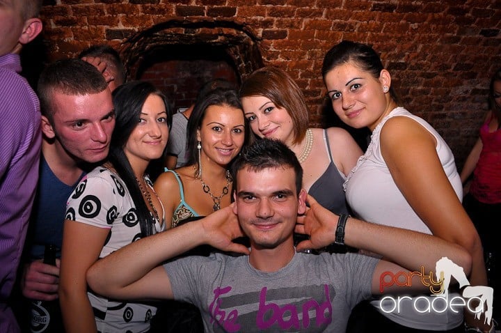 Noapte de distracţie în Escape,