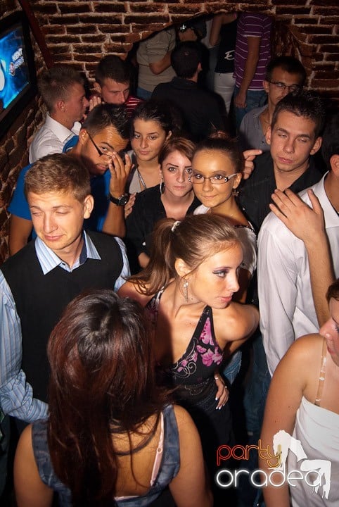 Noapte de distracţie în Escape, 